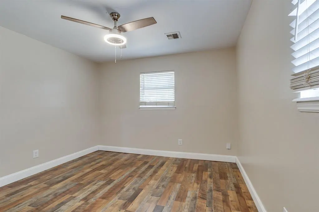 Photo 28 — 786 NW 1st Street, Moore, OK 73160