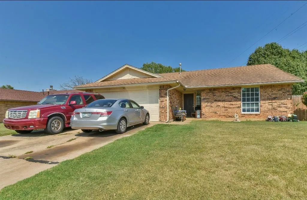 Photo 2 — 2814 Juvene Circle, Spencer, OK 73084