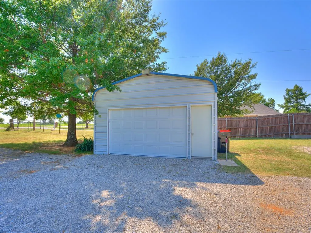 Photo 14 — 19865 NE 10th Street, Harrah, OK 73045