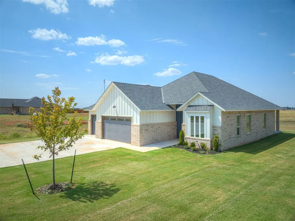 Photo 2 — 29763 Jade Street, Cashion, OK 73016
