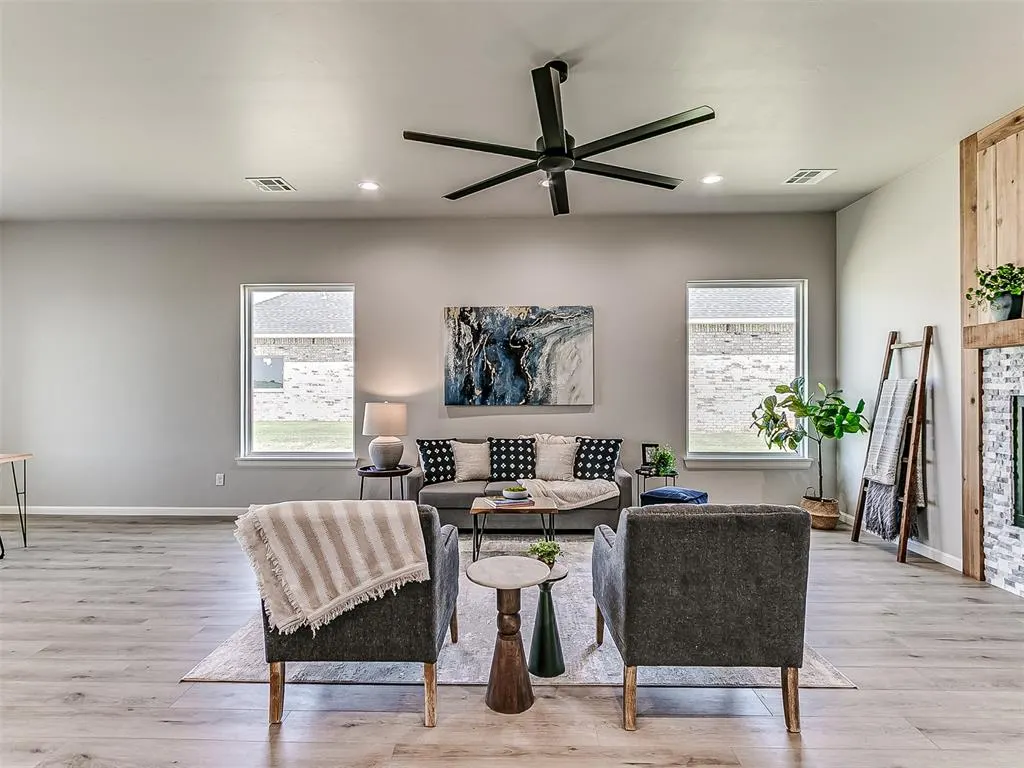 Photo 8 — 29763 Jade Street, Cashion, OK 73016