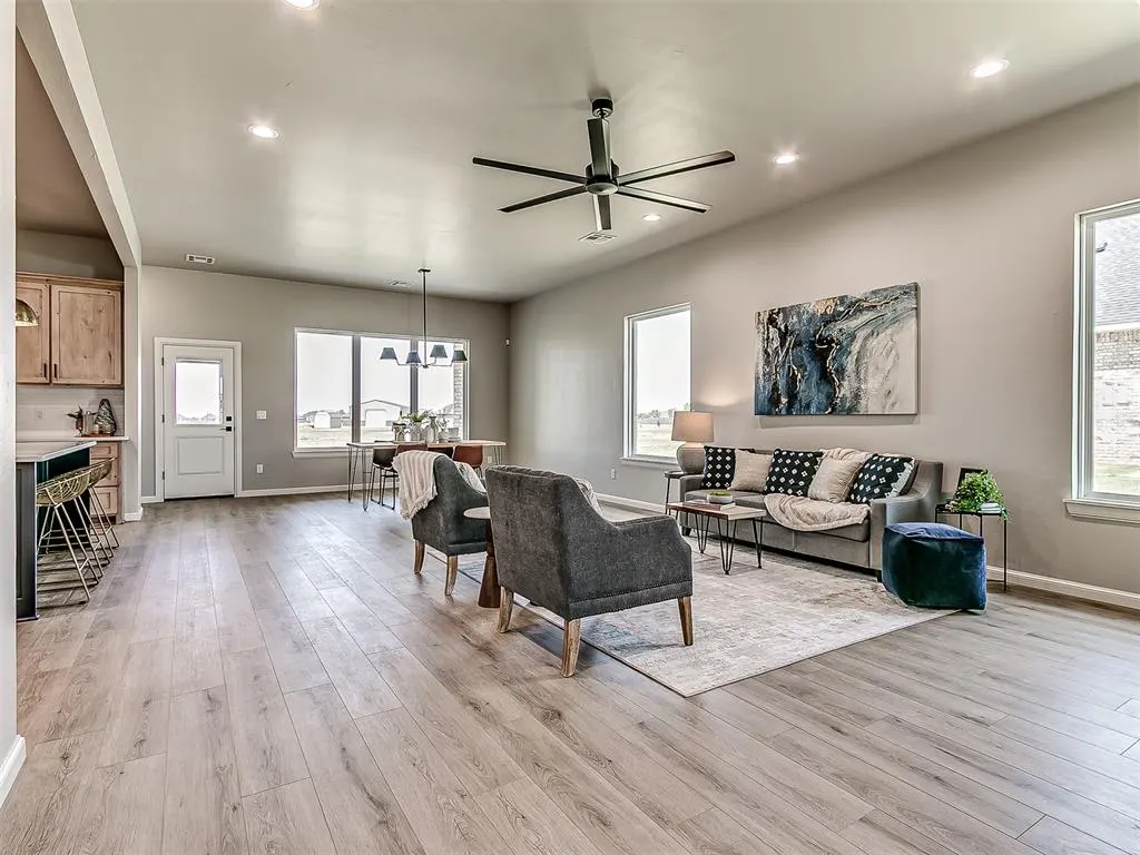 Photo 9 — 29763 Jade Street, Cashion, OK 73016