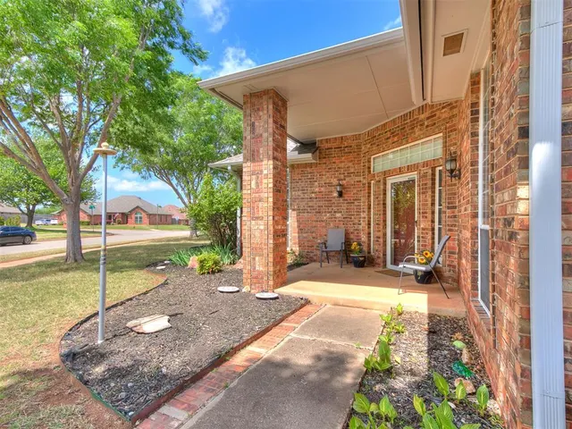 Photo 2 — 1309 NW 196th Street, Edmond, OK 73012