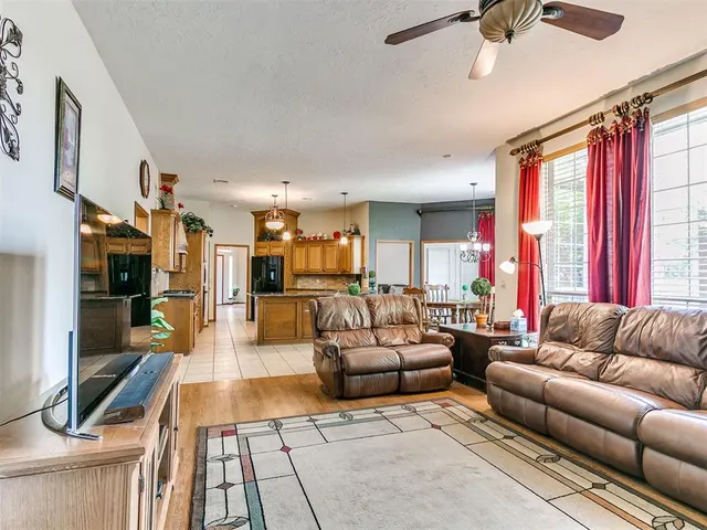Photo 7 — 1309 NW 196th Street, Edmond, OK 73012