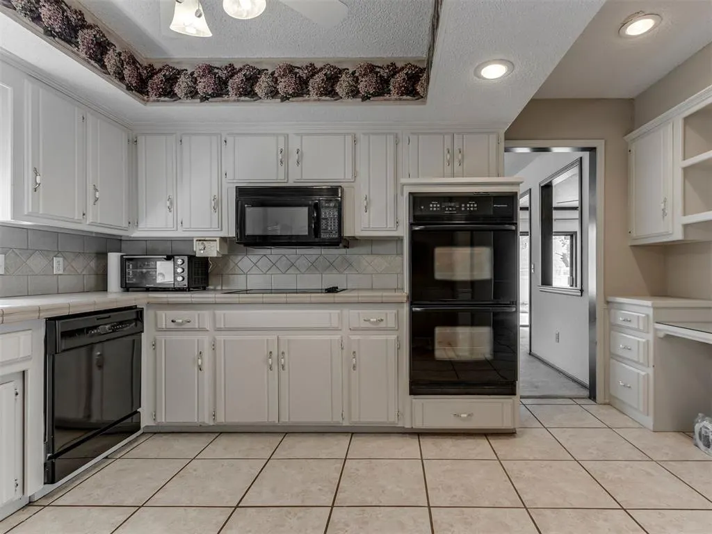 Photo 15 — 6606 NW 95th Street, Oklahoma City, OK 73162