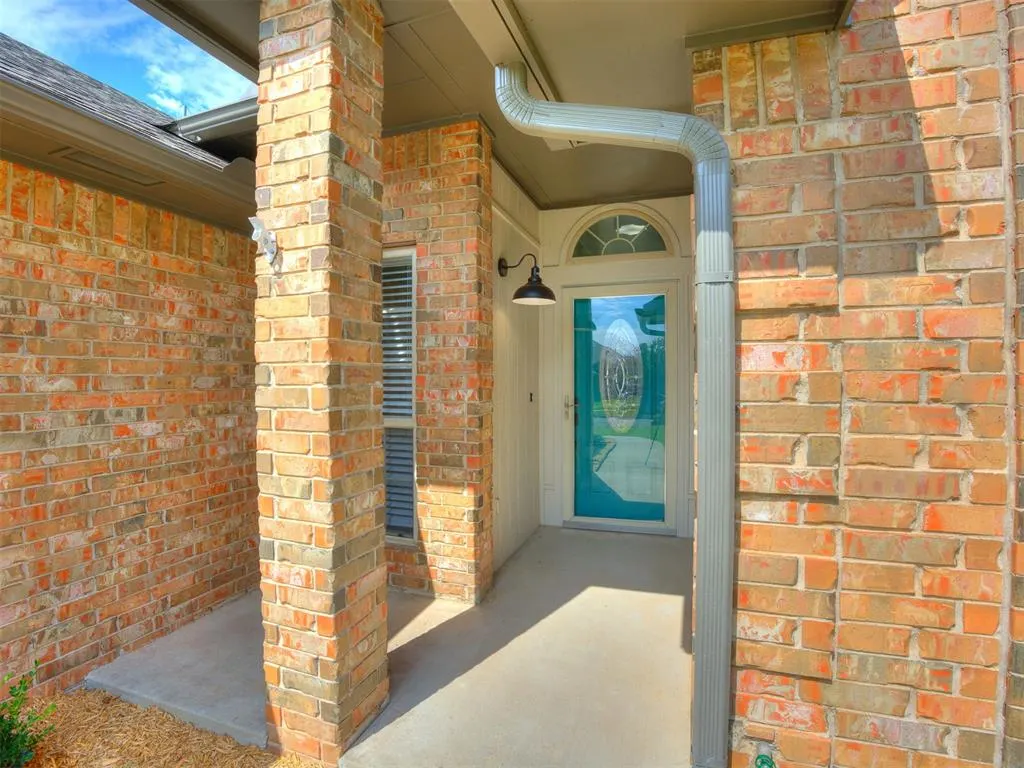 Photo 3 — 2901 Danielle Terrace, Moore, OK 73160