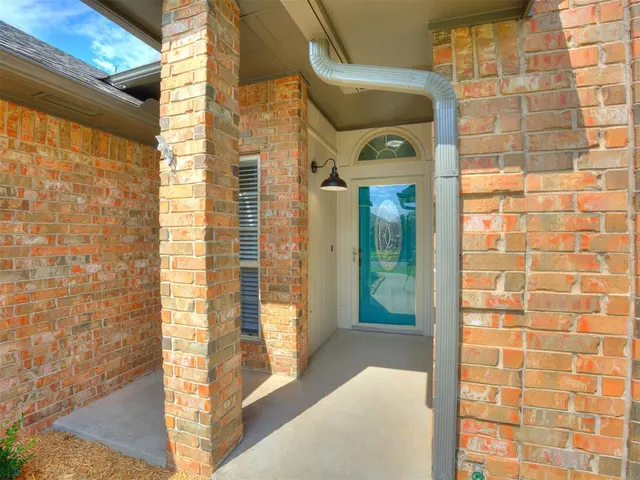 Photo 3 — 2901 Danielle Terrace, Moore, OK 73160