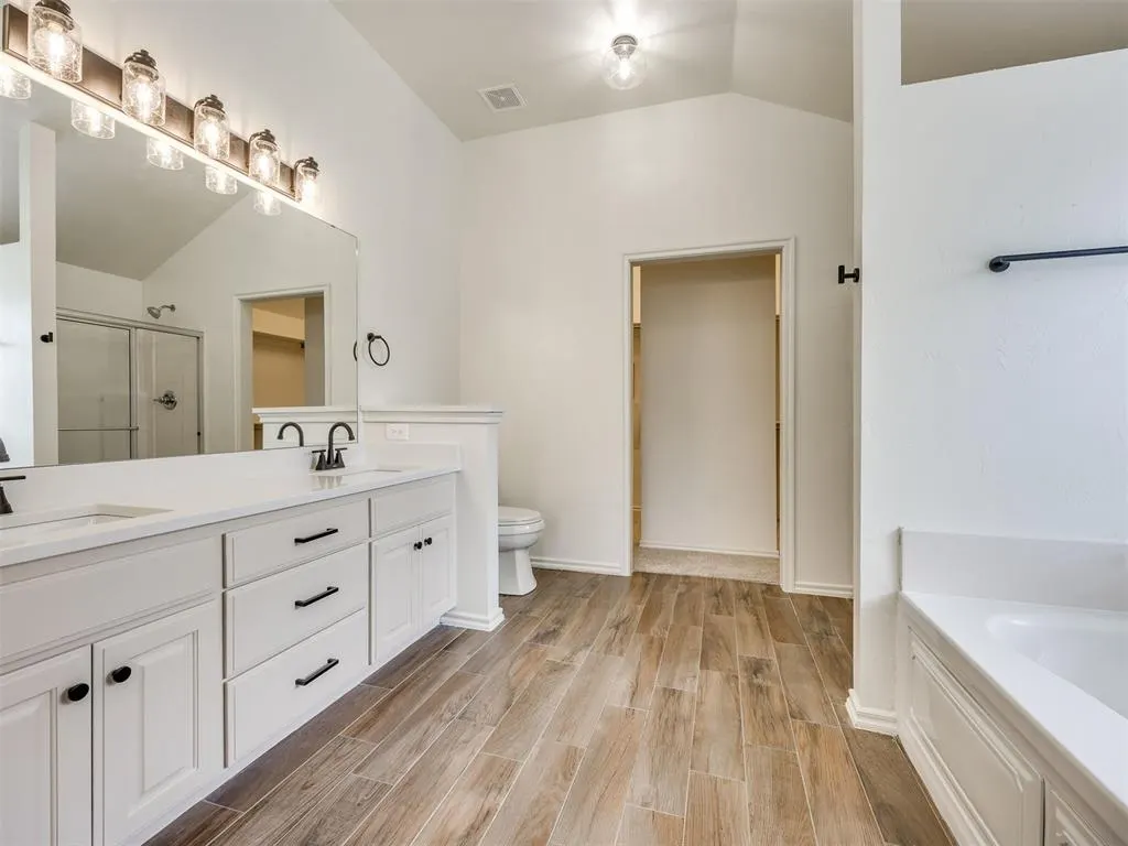 Photo 23 — 2901 Danielle Terrace, Moore, OK 73160
