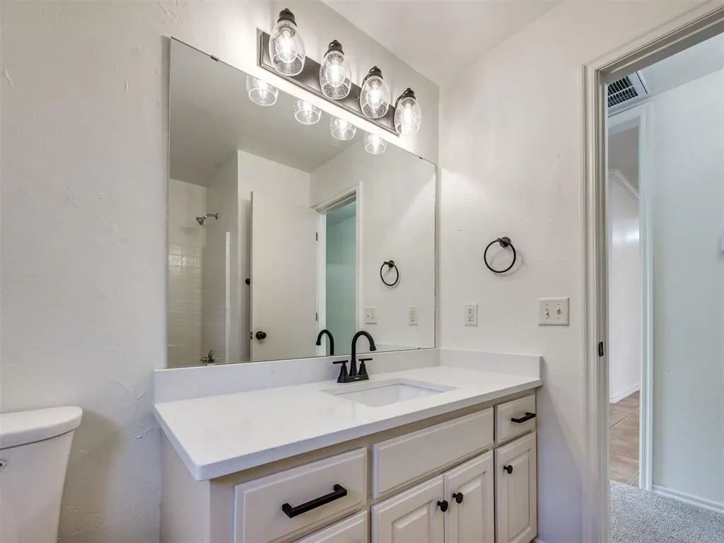 Photo 33 — 2901 Danielle Terrace, Moore, OK 73160