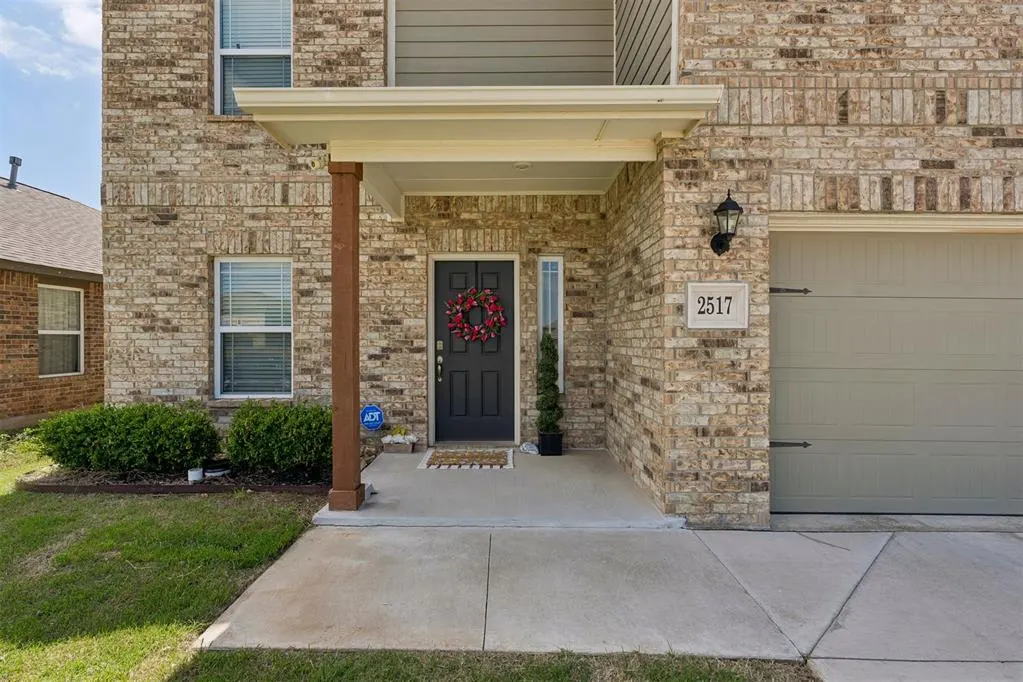 Photo 2 — 2517 Scarlet Lane, El Reno, OK 73036