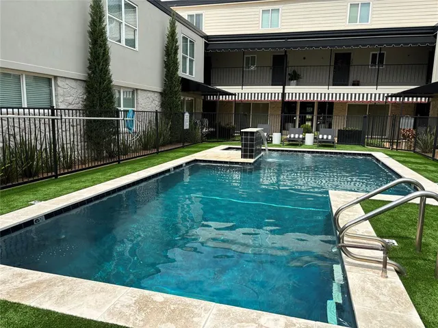 Photo 2 — 1110 Sherwood Lane 101, Nichols Hills, OK 73116