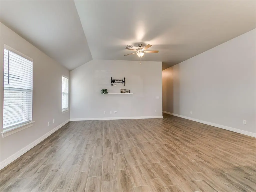 Photo 8 — 9204 Anaum Lane, Yukon, OK 73099