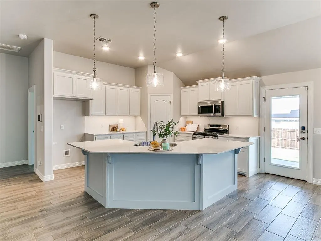 Photo 10 — 9204 Anaum Lane, Yukon, OK 73099