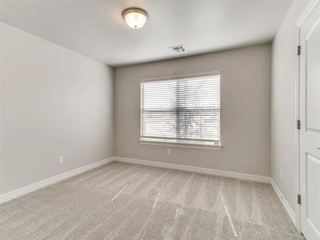 Photo 32 — 9204 Anaum Lane, Yukon, OK 73099