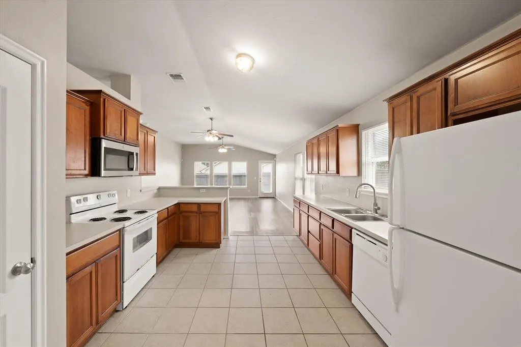 Photo 4 — 2829 NW 182nd Street, Edmond, OK 73012