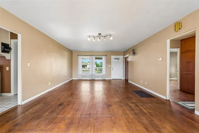 Photo 3 — 417 S Grand Street, Crescent, OK 73028
