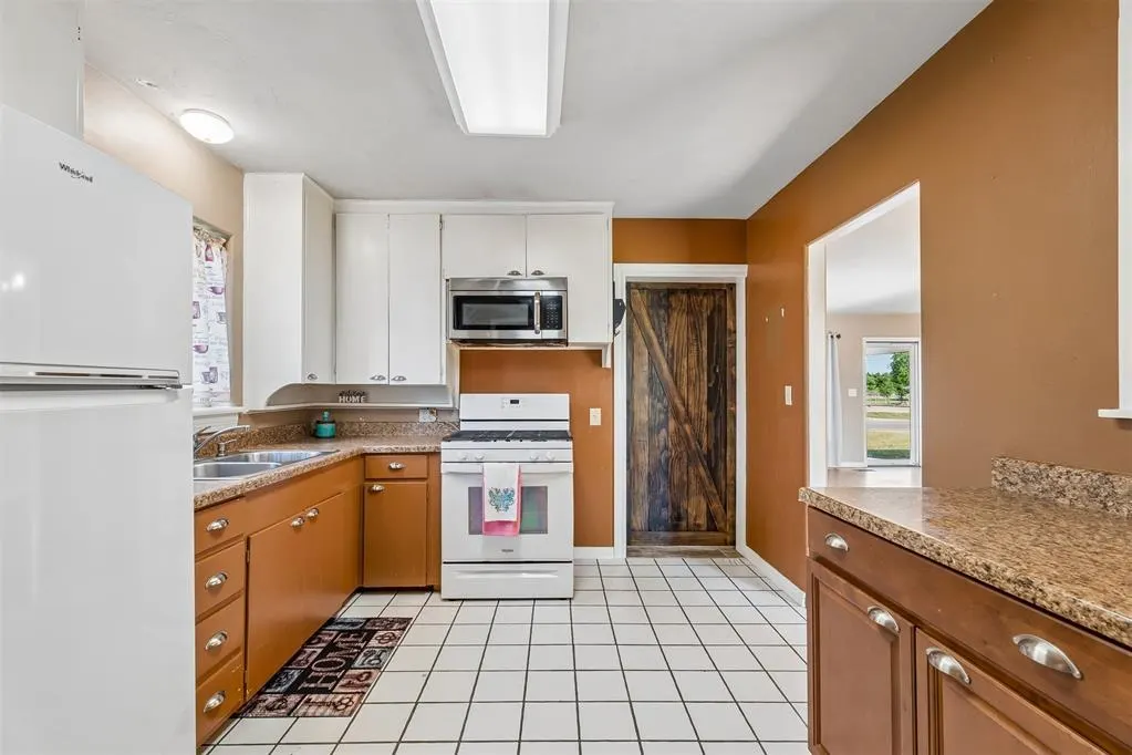 Photo 9 — 417 S Grand Street, Crescent, OK 73028