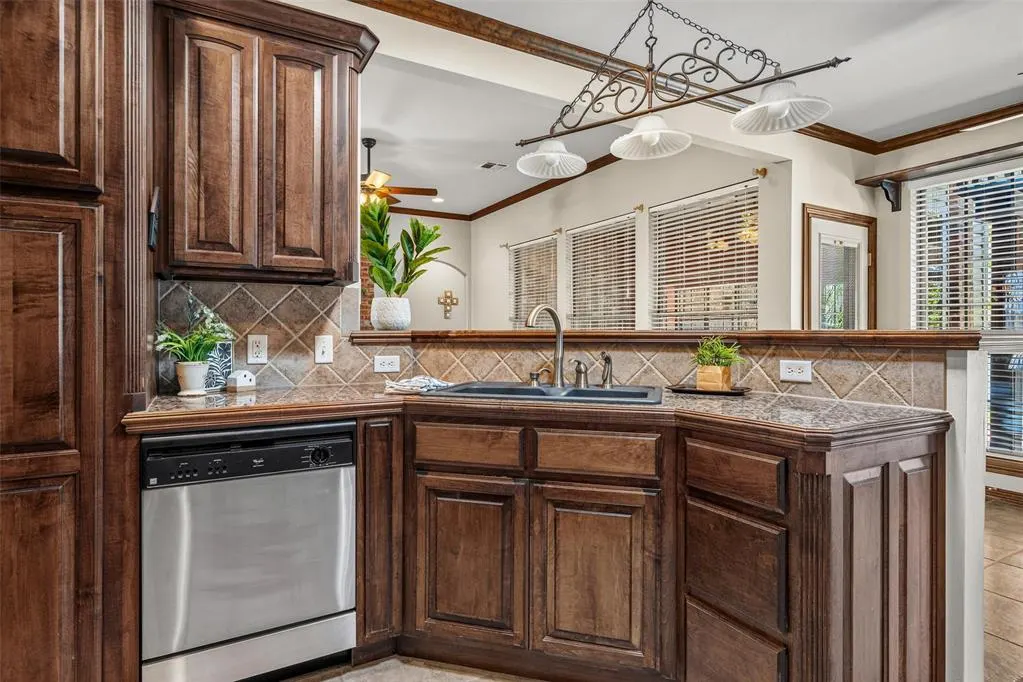 Photo 8 — 15305 Sugar Loaf Drive, Edmond, OK 73013