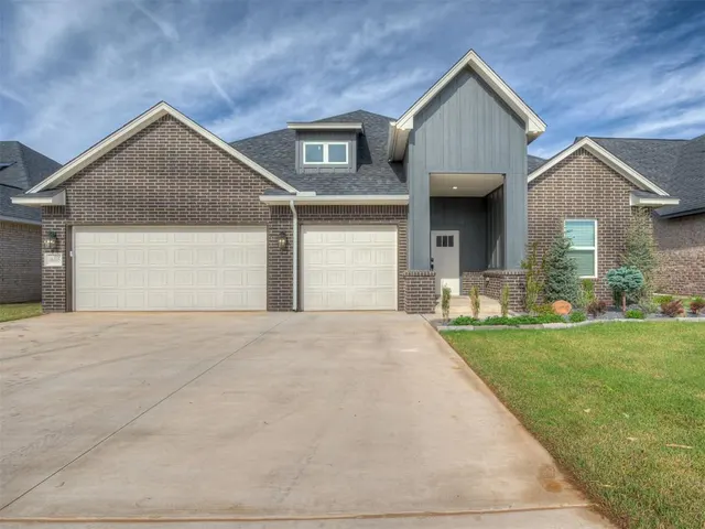 Photo 5 — 16105 Navarra Way, Oklahoma City, OK 73170