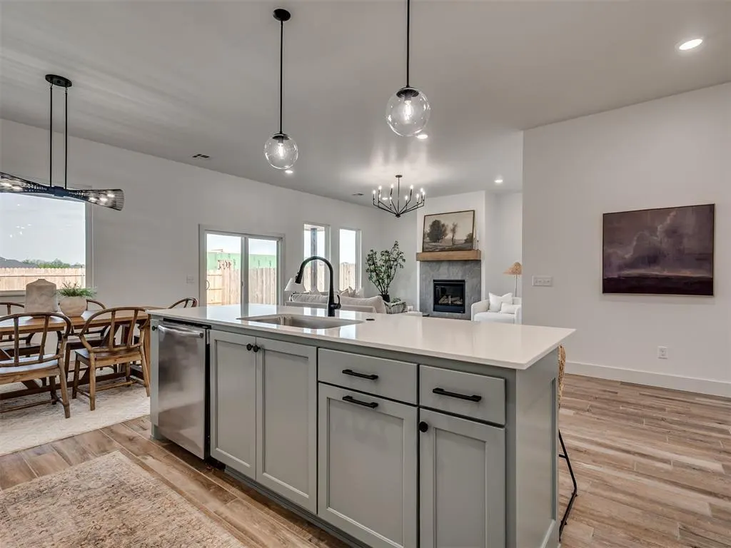 Photo 11 — 16105 Navarra Way, Oklahoma City, OK 73170