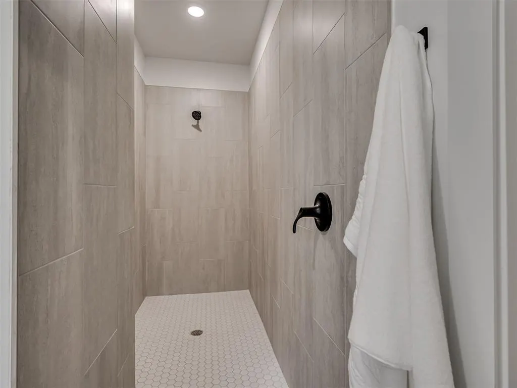 Photo 16 — 16105 Navarra Way, Oklahoma City, OK 73170