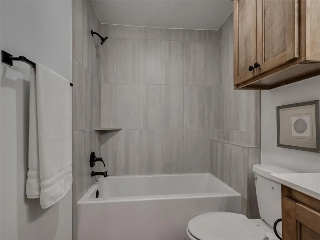 Photo 30 — 16105 Navarra Way, Oklahoma City, OK 73170