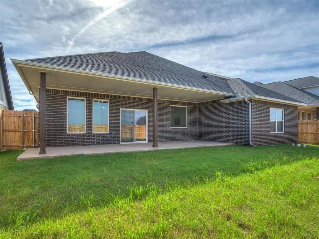 Photo 35 — 16105 Navarra Way, Oklahoma City, OK 73170