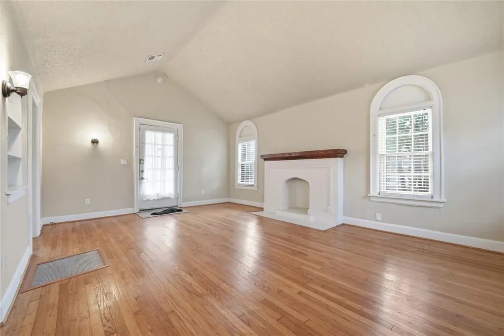 Photo 5 — 937 NE 20th Street, Oklahoma City, OK 73105