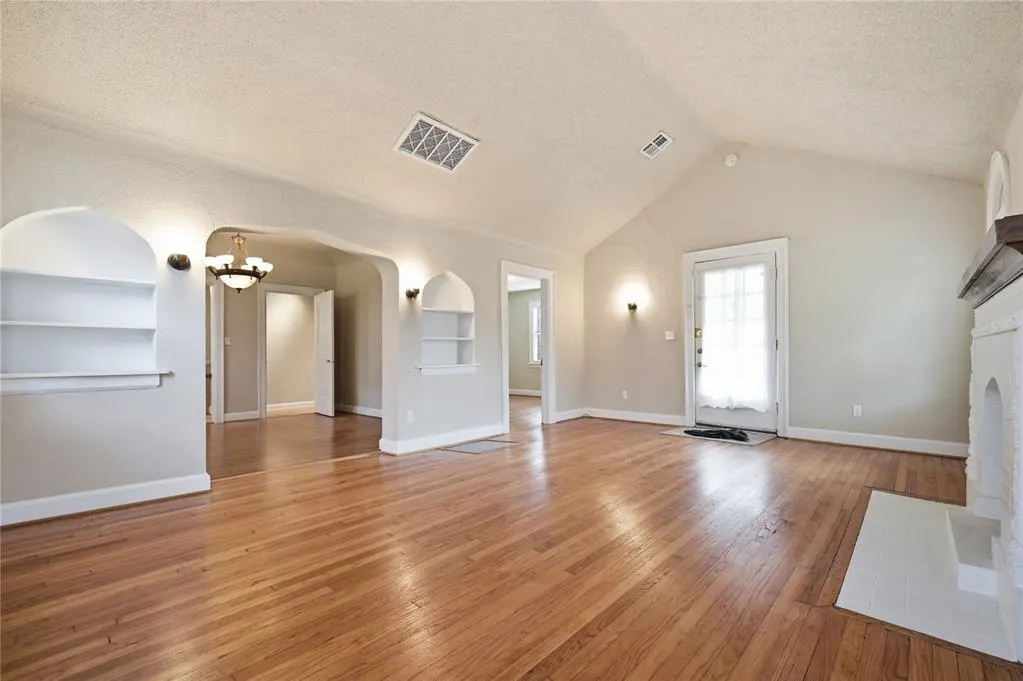 Photo 6 — 937 NE 20th Street, Oklahoma City, OK 73105