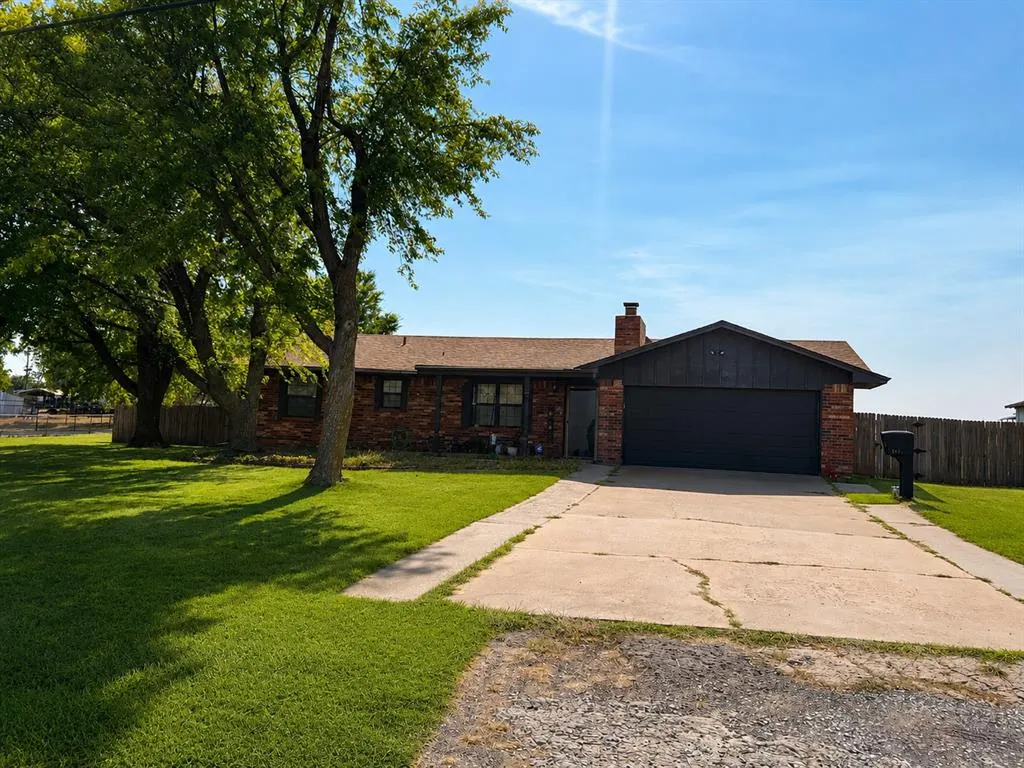 Front exterior — 2450 State Highway 92, Chickasha, OK 73018