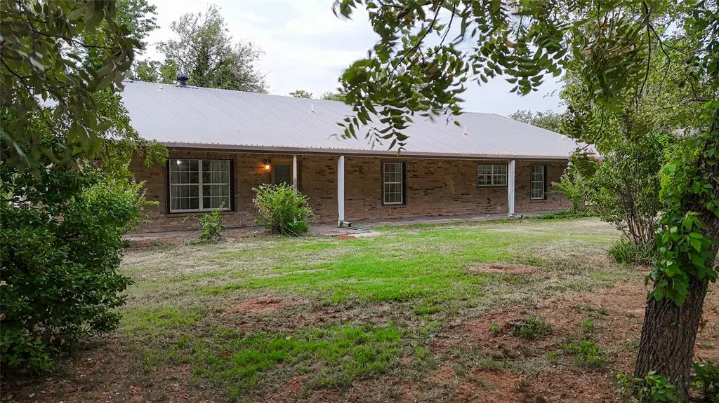 Photo 2 — 334169 E 1010 Road, Harrah, OK 73045