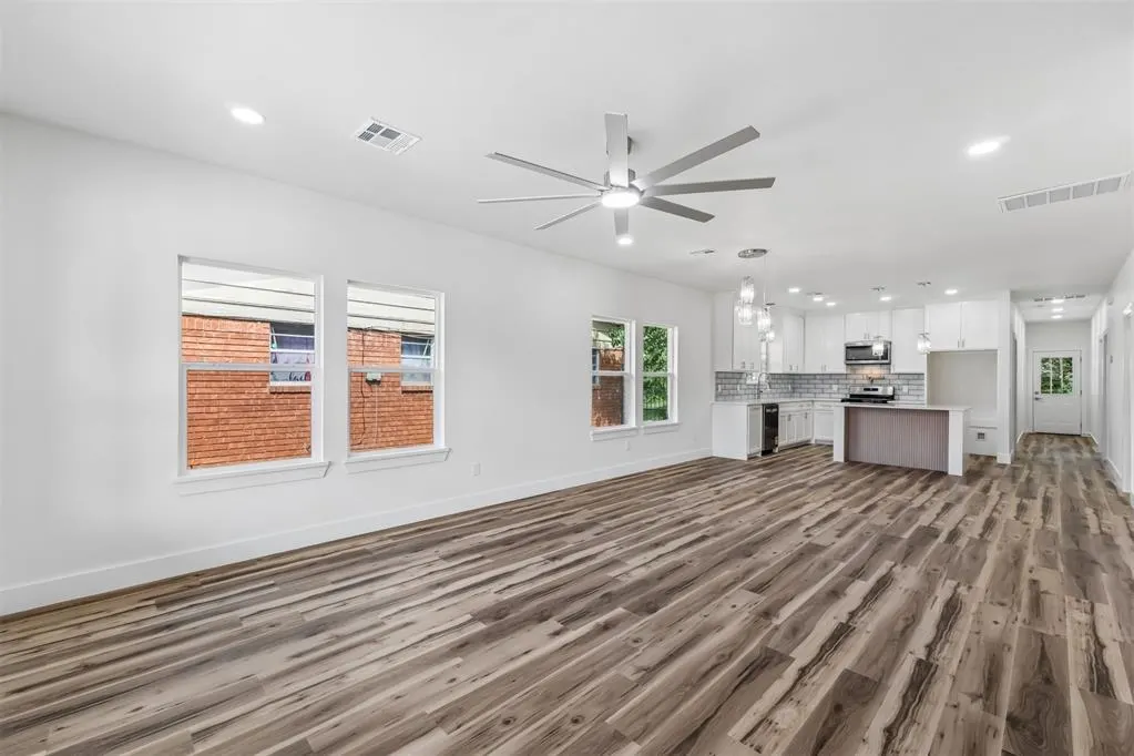 Photo 4 — 321 NW 91st Street, Oklahoma City, OK 73114