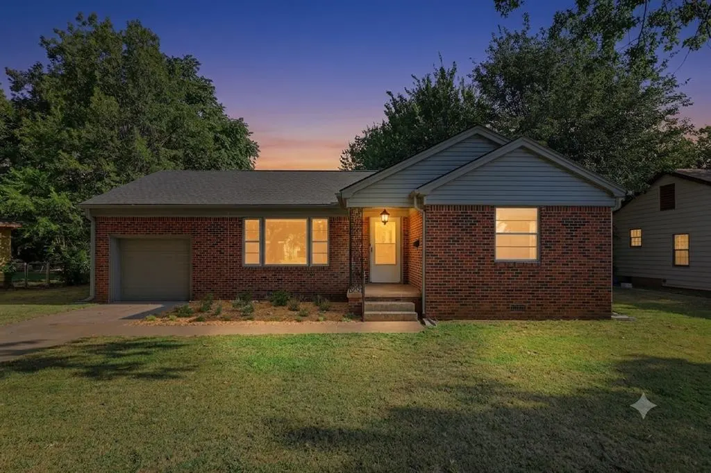 Front exterior — 1207 Huntington Way, Norman, OK 73069