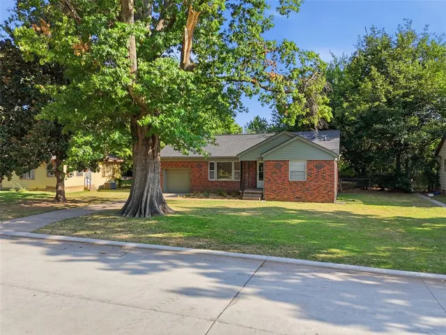 Photo 3 — 1207 Huntington Way, Norman, OK 73069
