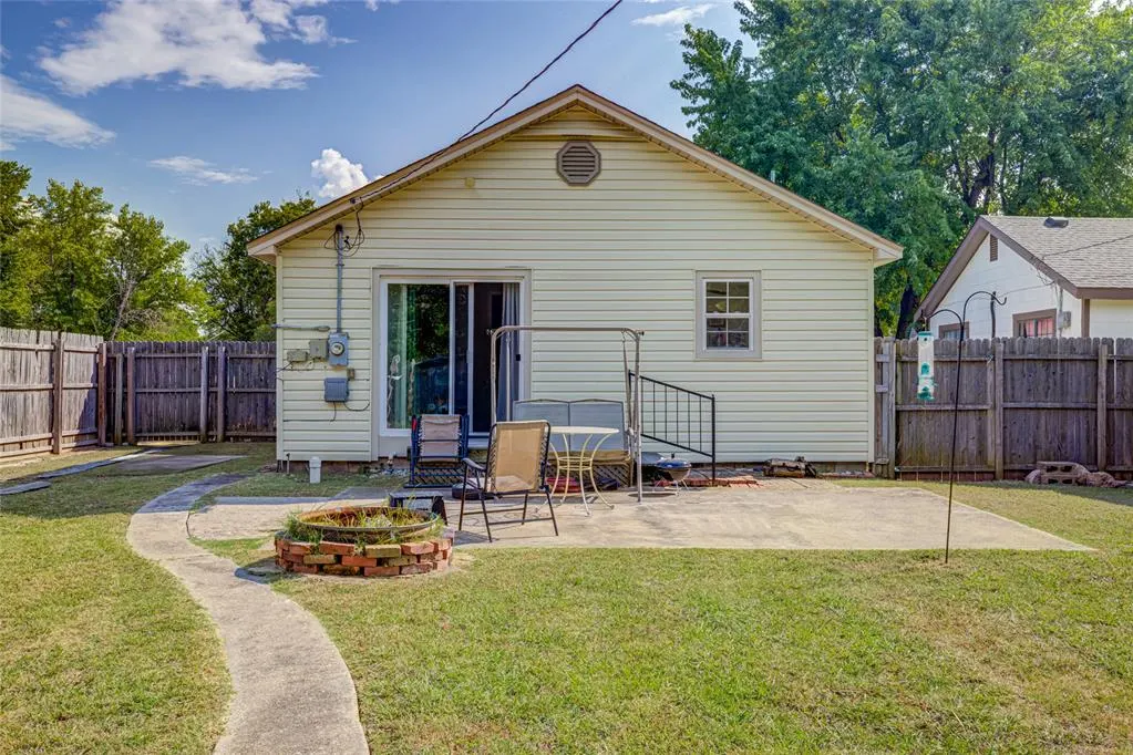 Photo 13 — 913 E Comanche Street, Norman, OK 73071