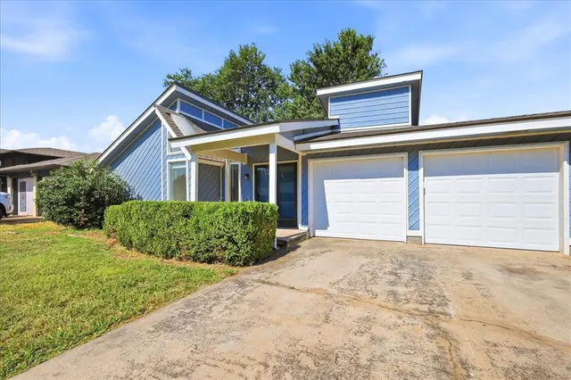 Photo 3 — 8925 N Eagle Lane, Oklahoma City, OK 73132