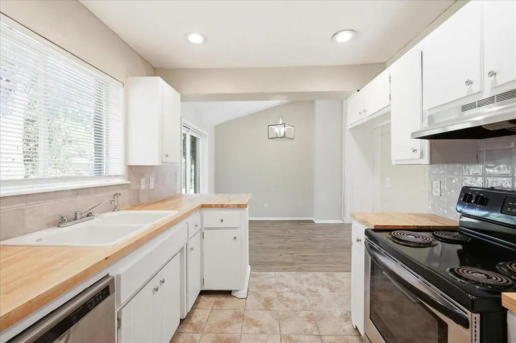 Photo 13 — 8925 N Eagle Lane, Oklahoma City, OK 73132