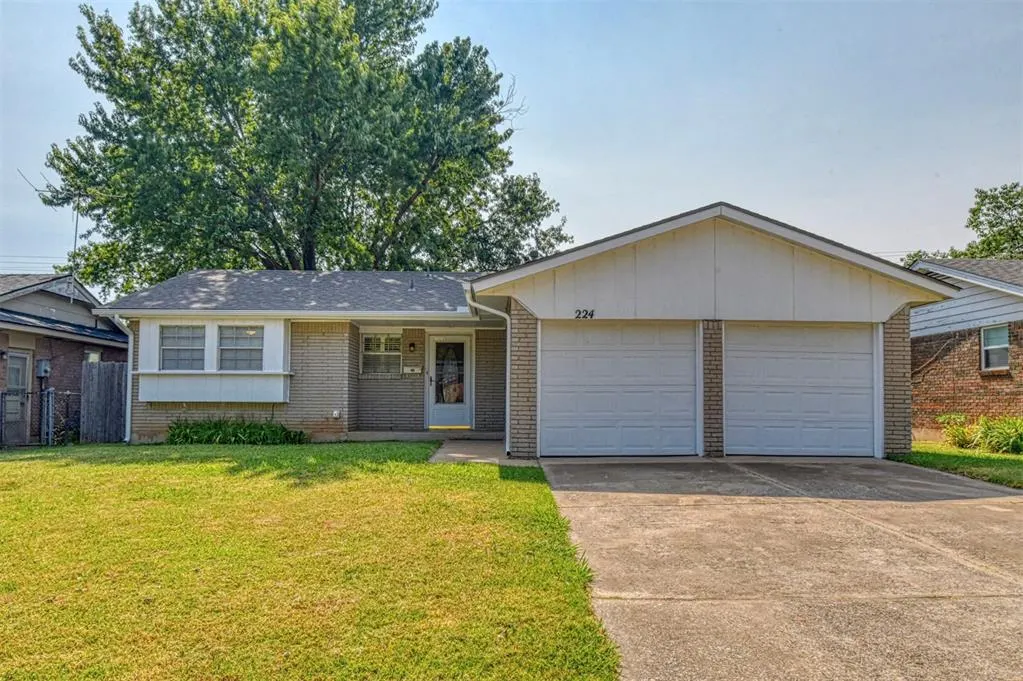 Front exterior — 224 Atterberry Drive, Norman, OK 73071
