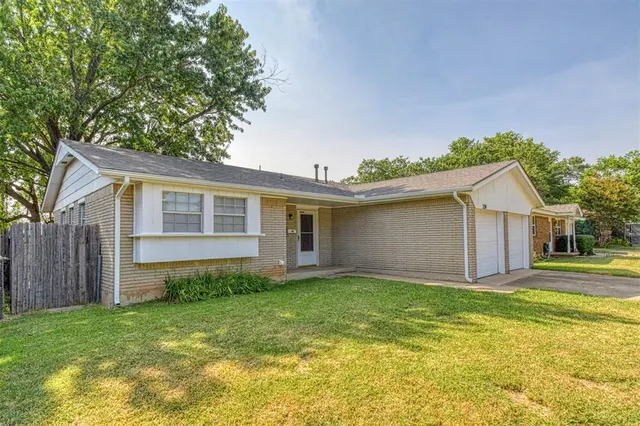 Photo 2 — 224 Atterberry Drive, Norman, OK 73071