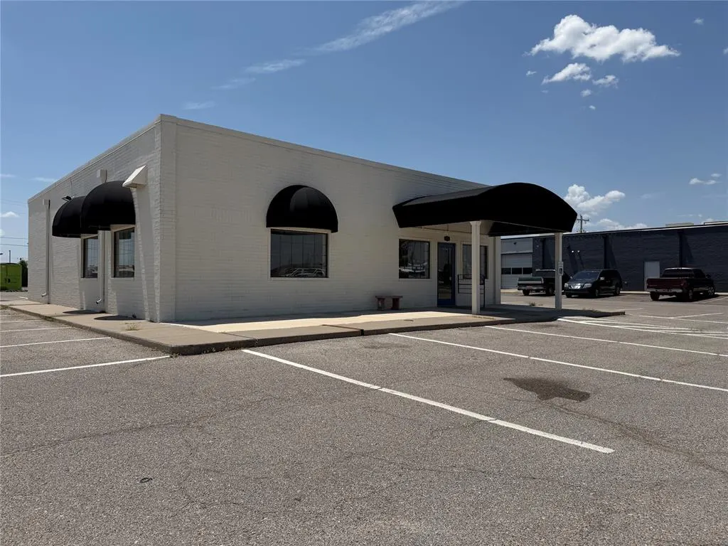 Photo 3 — 11704 S Western Avenue, Oklahoma City, OK 73170