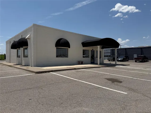Photo 3 — 11704 S Western Avenue, Oklahoma City, OK 73170