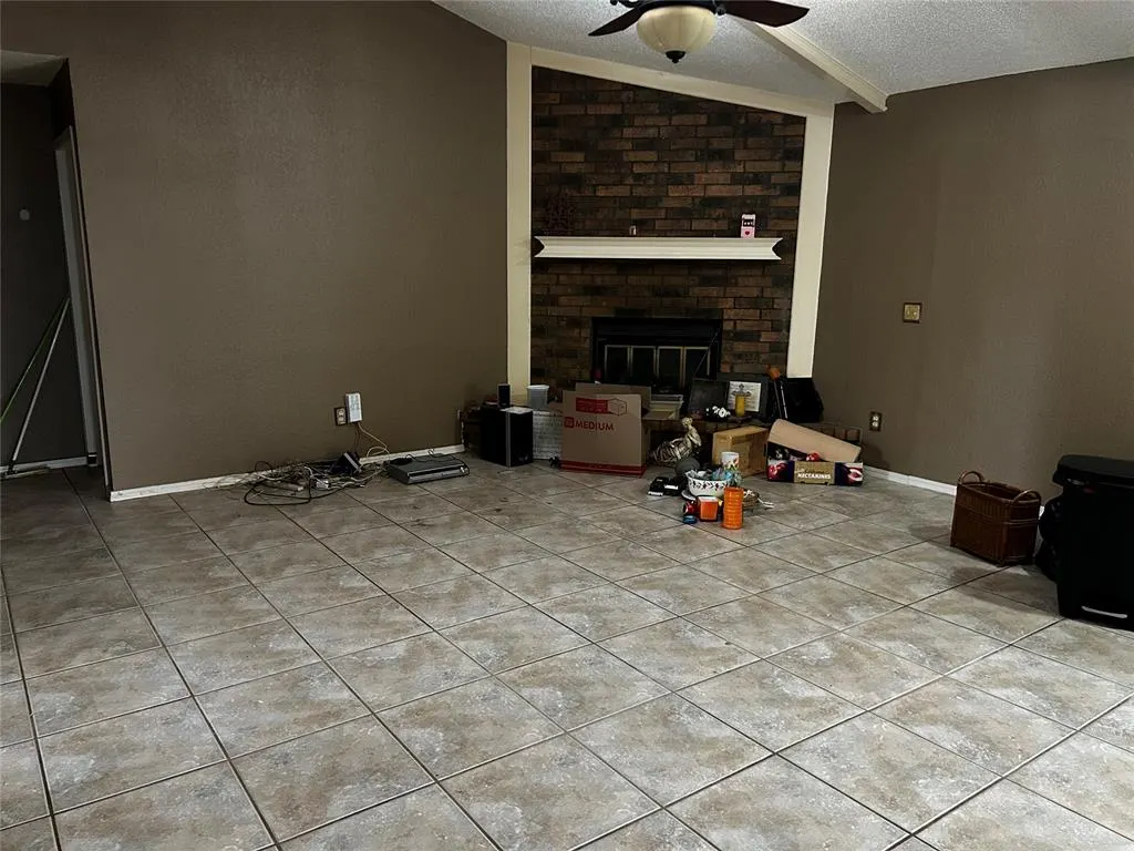 Photo 7 — 2309 NE 8th Street, Moore, OK 73160