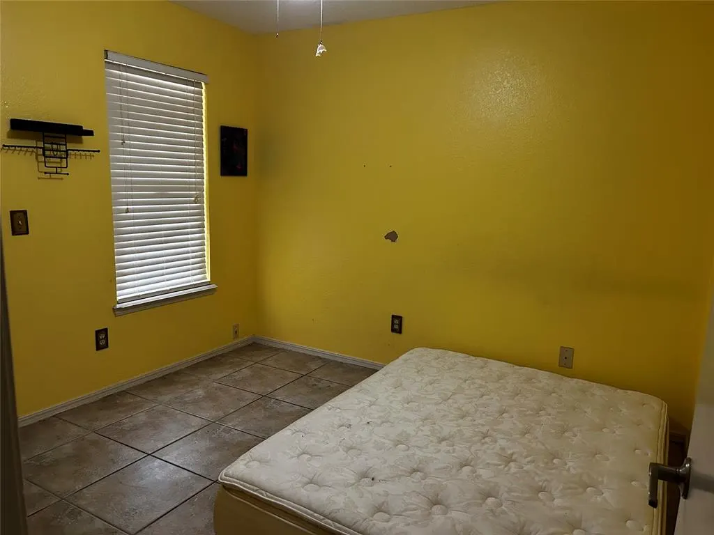 Photo 11 — 2309 NE 8th Street, Moore, OK 73160