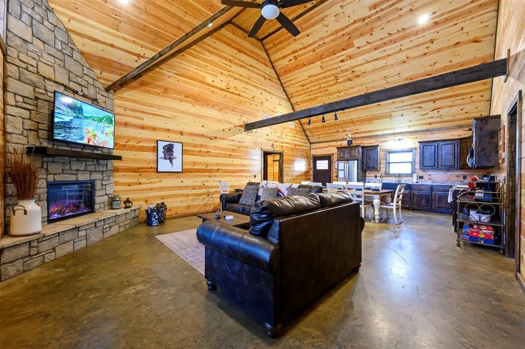 Photo 8 — 121 Ironwood Road, Broken Bow, OK 74728