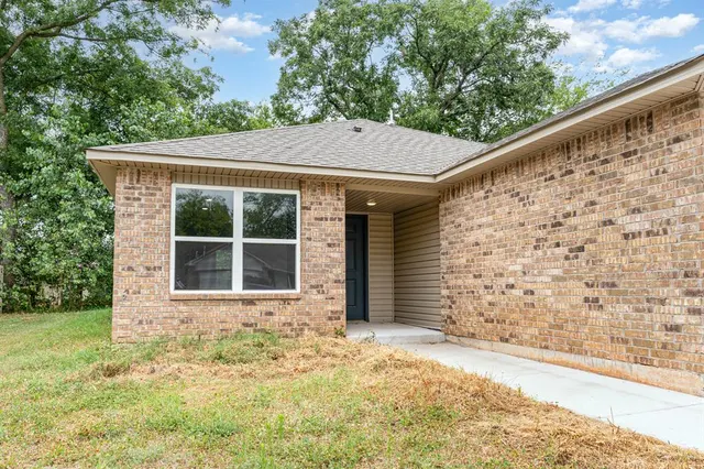 Photo 3 — 840 Highgarden Circle, Noble, OK 73068