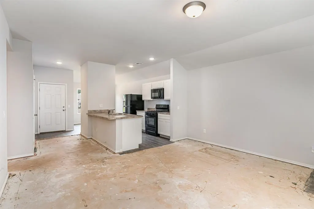 Photo 5 — 840 Highgarden Circle, Noble, OK 73068