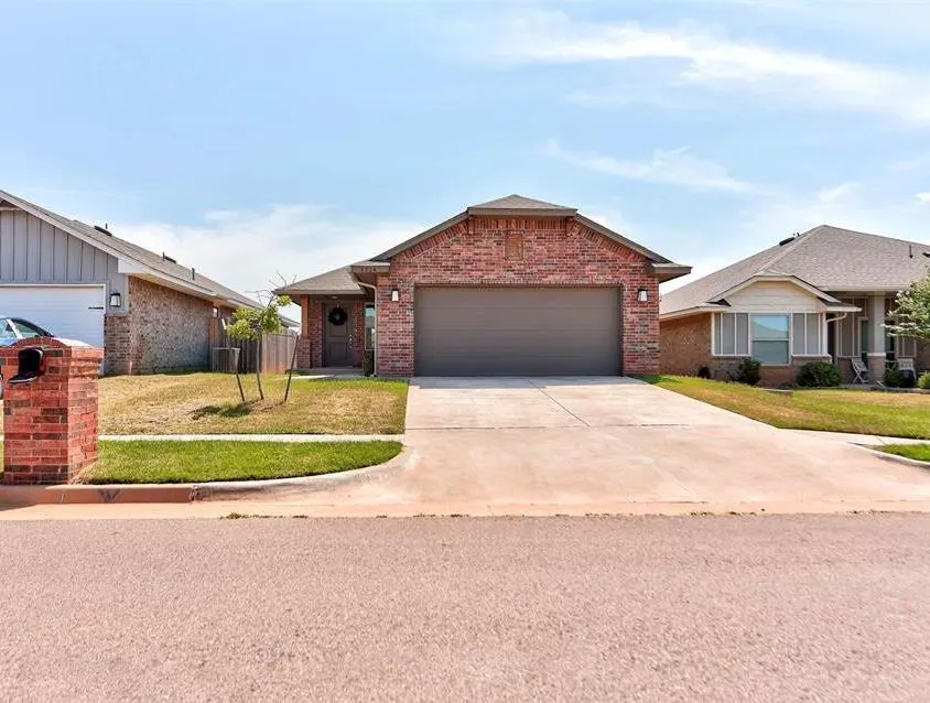 Photo 2 — 4804 Crystal Hill Drive, Oklahoma City, OK 73179