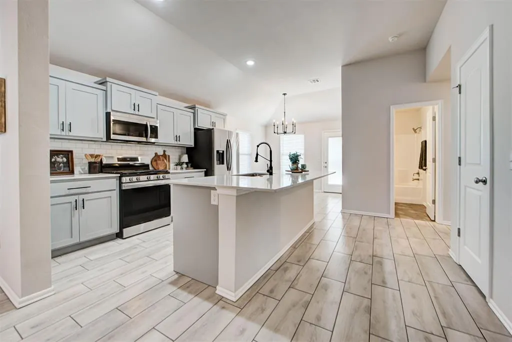 Photo 7 — 4804 Crystal Hill Drive, Oklahoma City, OK 73179