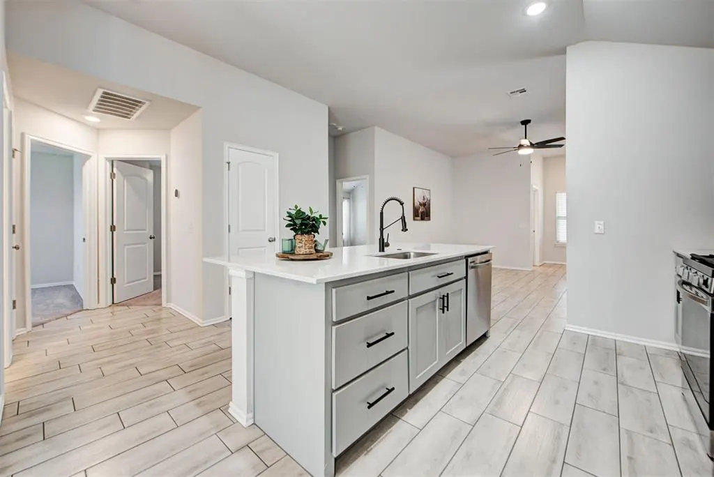 Photo 11 — 4804 Crystal Hill Drive, Oklahoma City, OK 73179