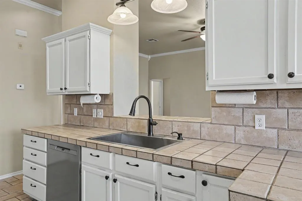 Photo 9 — 1832 Camden Way, Edmond, OK 73013